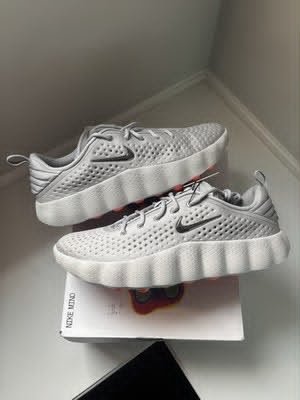 Brand: NIKE MIND 002  