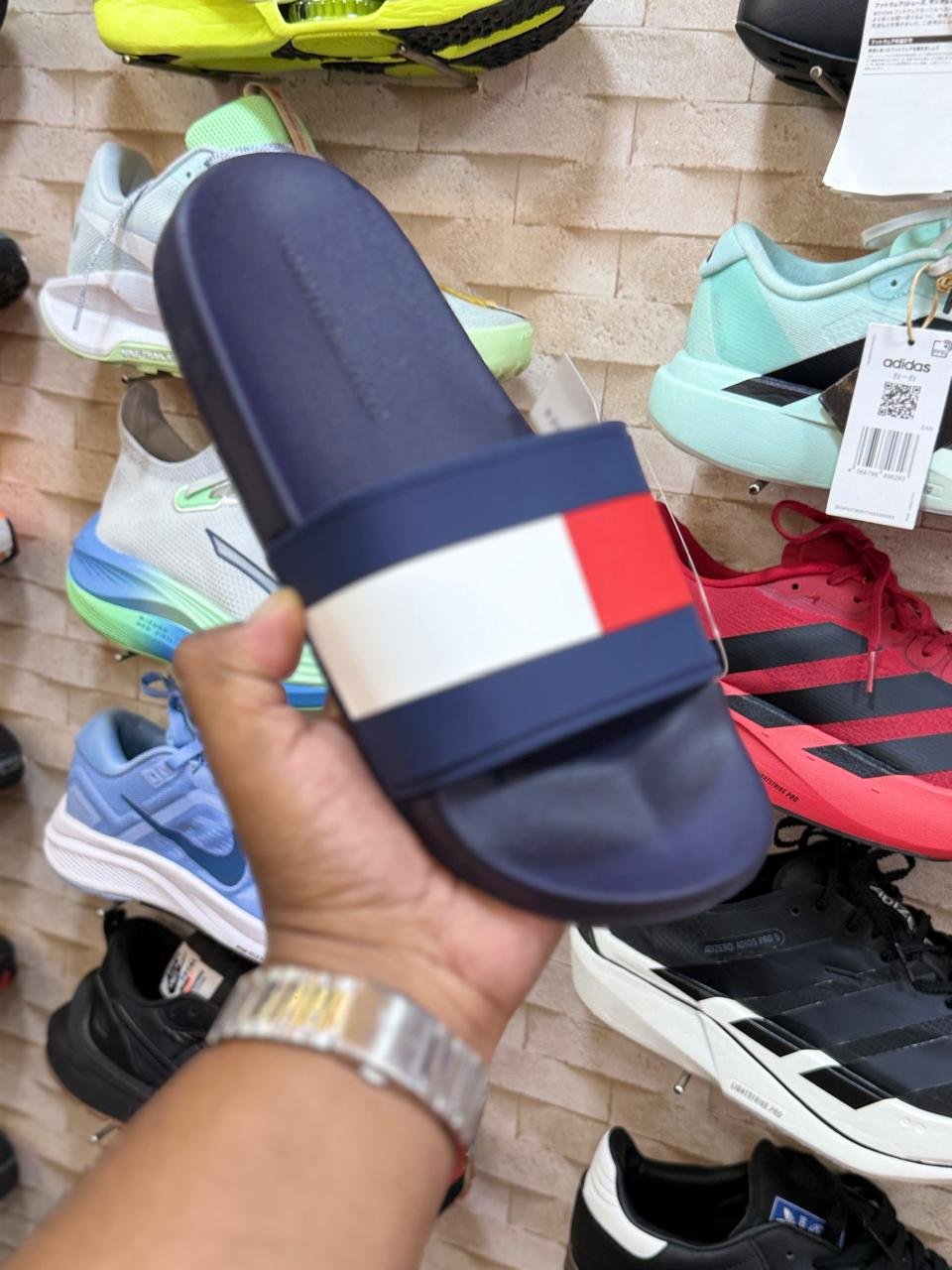 Brand: Tommy Hilfiger filp- flop   