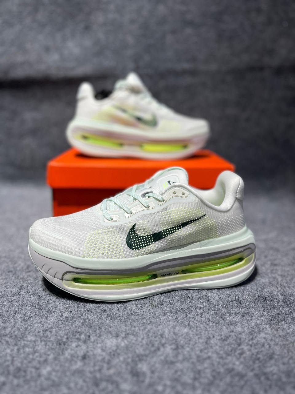 Brand: NIKE VOMERO PREMIUM 