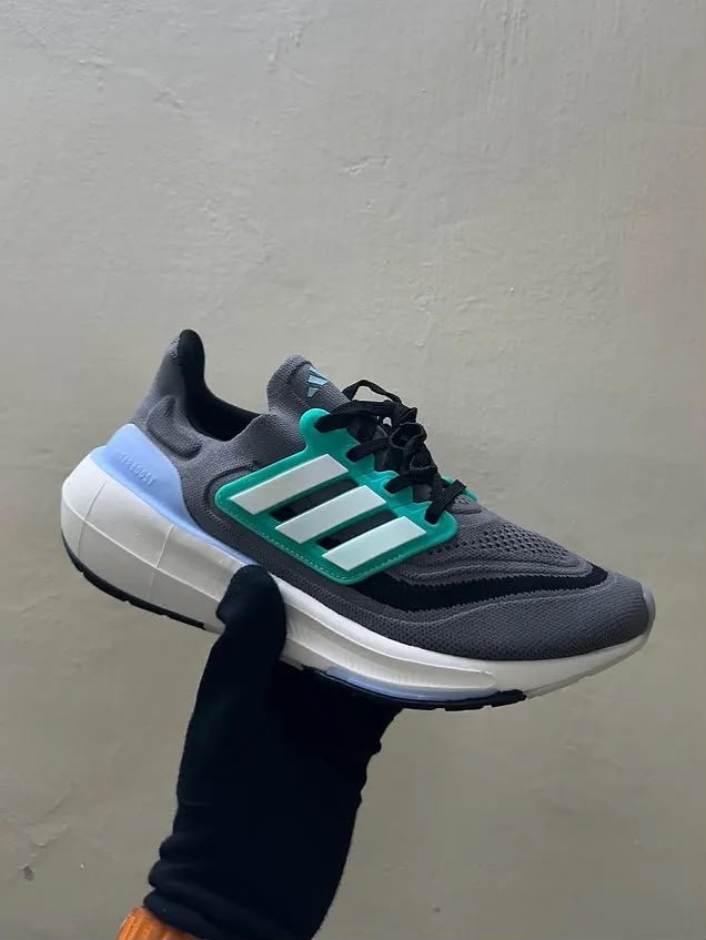 Brand: adidas ultra boost 