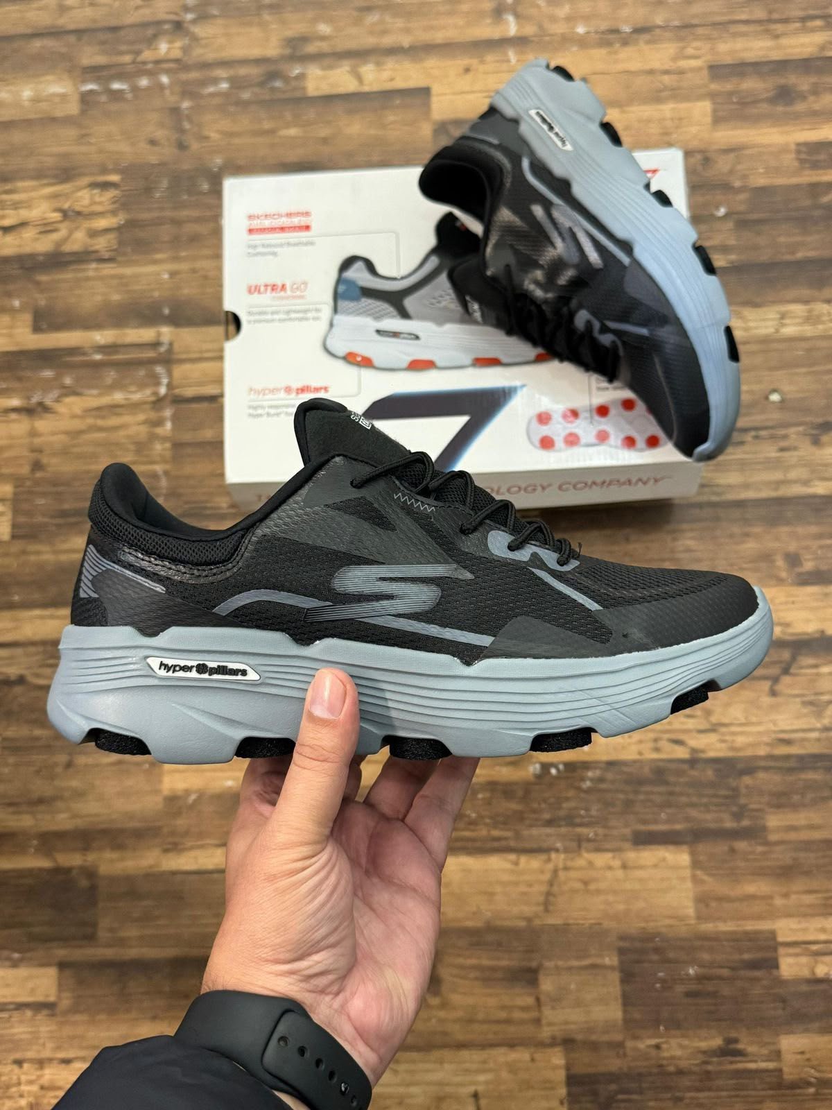 Brand: SKECHERS HYPER PILLARS  