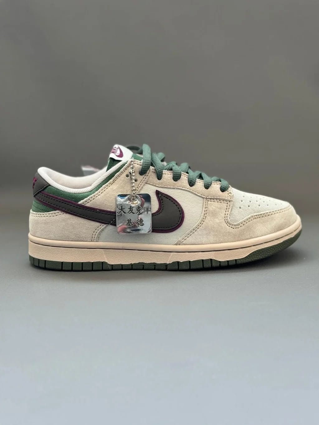 Brand : Nike Dunk Low OTOMO KATSUHRO  