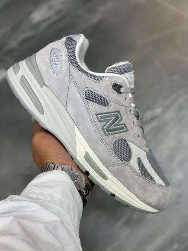 Brand: New Balance 991 V2  