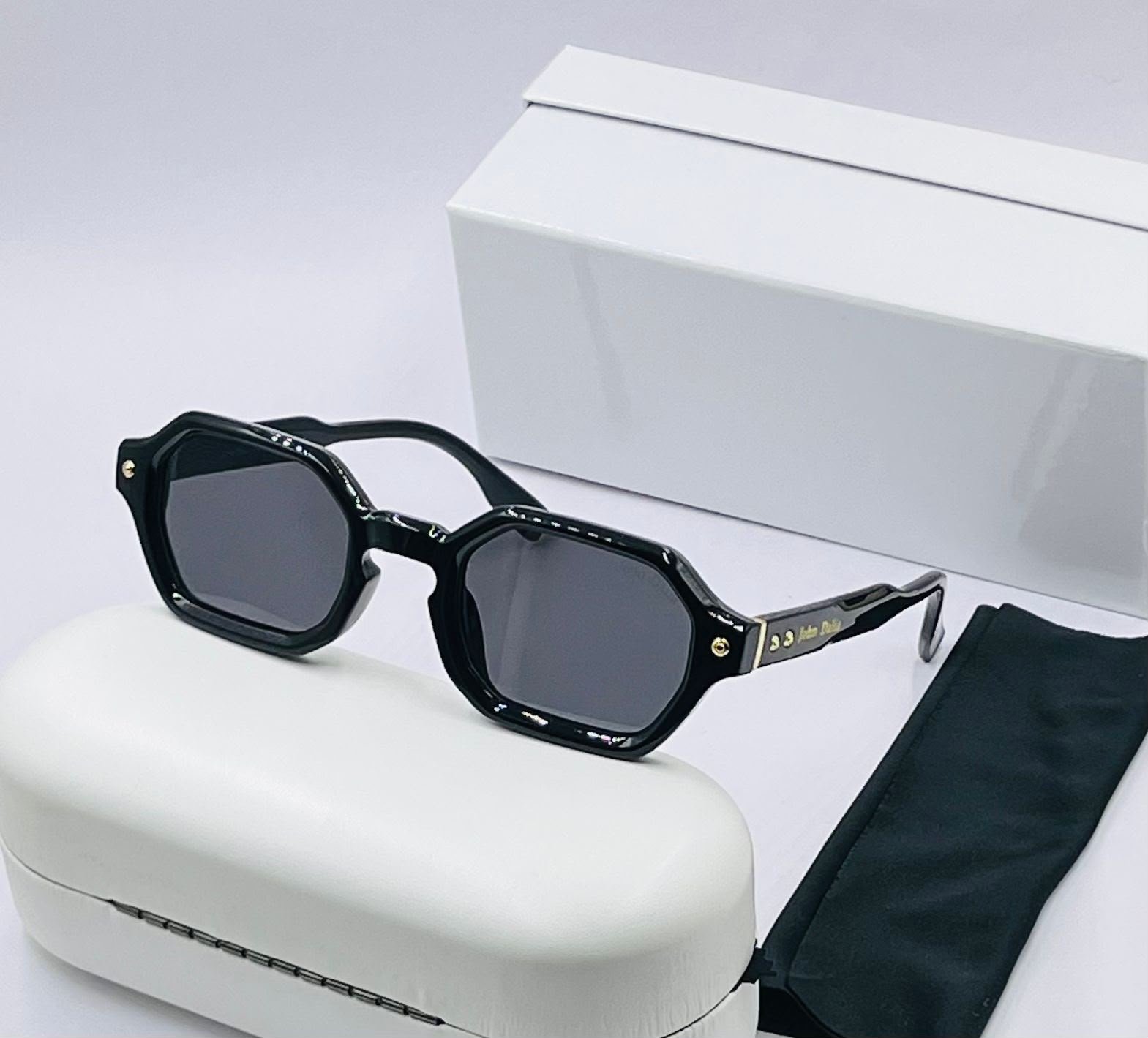 Goggle